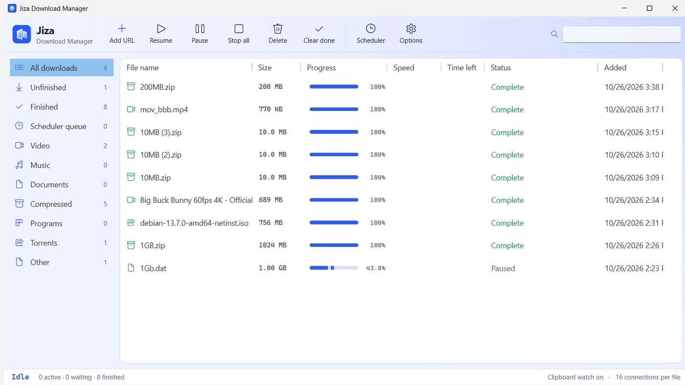 Jiza's main window: a toolbar, categories on the left and a list of downloads with sizes, progress ribbons and status.